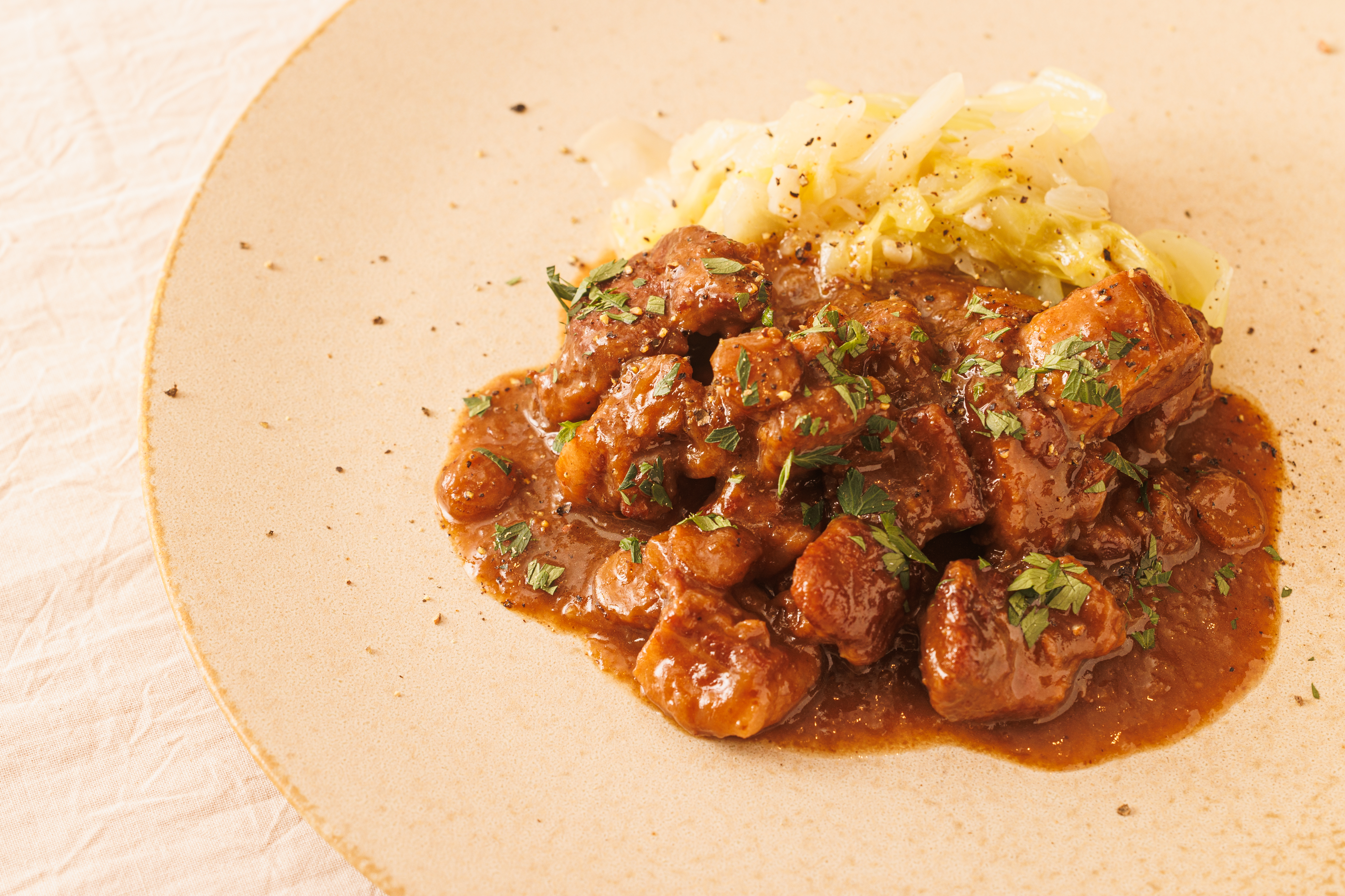 ブレゼとは？フランス料理の蒸し煮技法を徹底解説