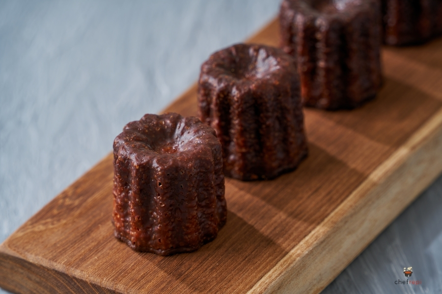 カヌレとは？ボルドー生まれの伝統焼き菓子の世界