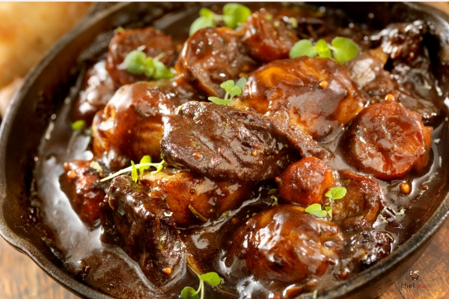 カルボナードとは？ベルギーが誇る牛肉のビール煮込みの魅力を徹底解説