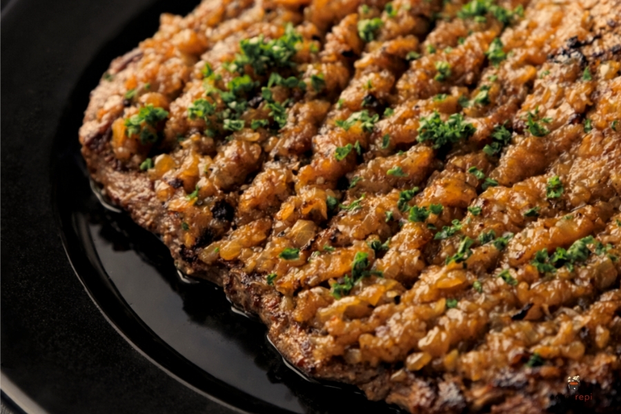 シャリアピンステーキとは？帝国ホテルが生んだ伝説の洋食の魅力