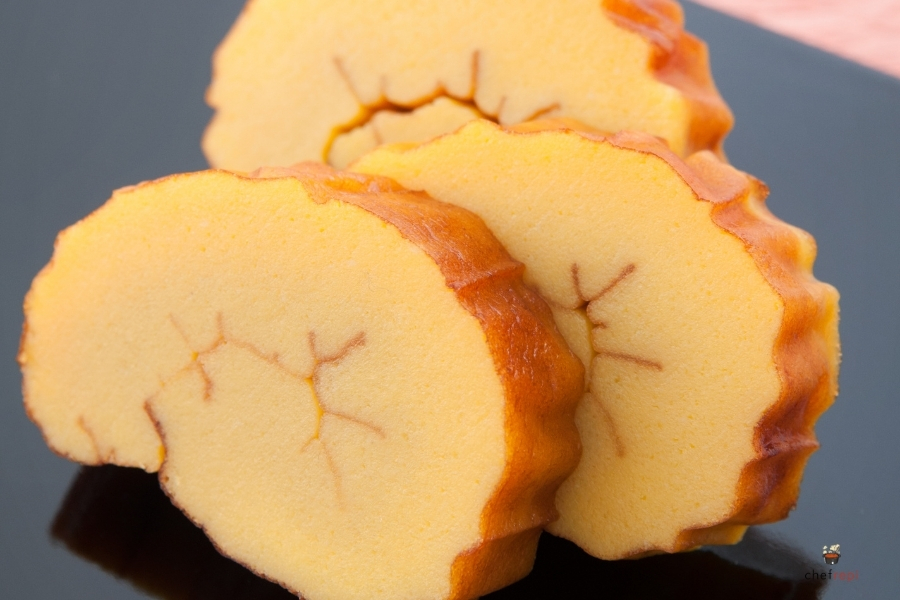 伊達巻とは？華やかな黄金色に込められた由来と歴史