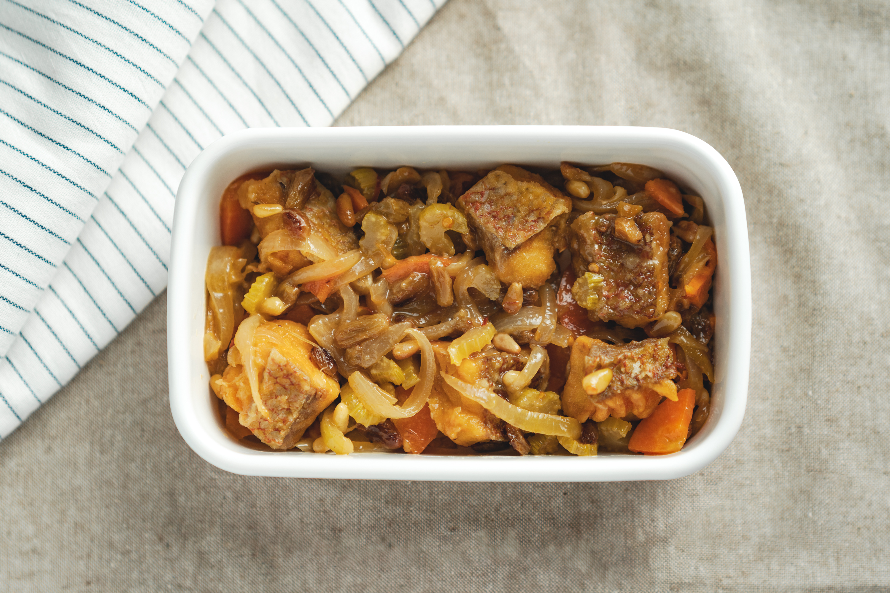 エスカベッシュとは？地中海発祥の魚介料理を徹底解説