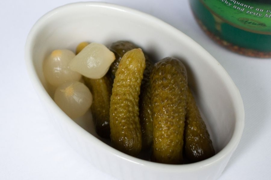 コルニッションとは？フランス生まれの小さなピクルスの魅力を徹底解説