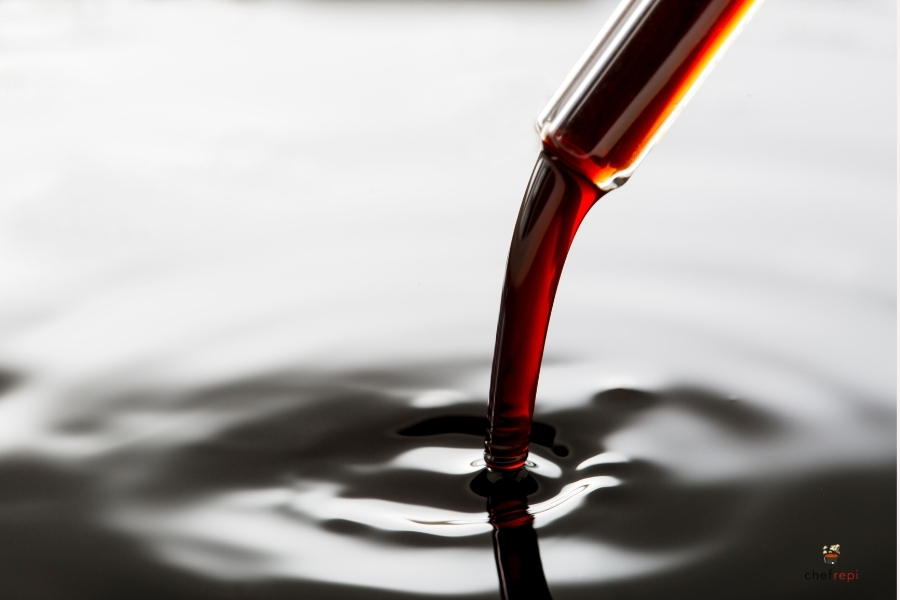 バルサミコ酢とは？千年の歴史を持つ芳醇な果実酢の魅力