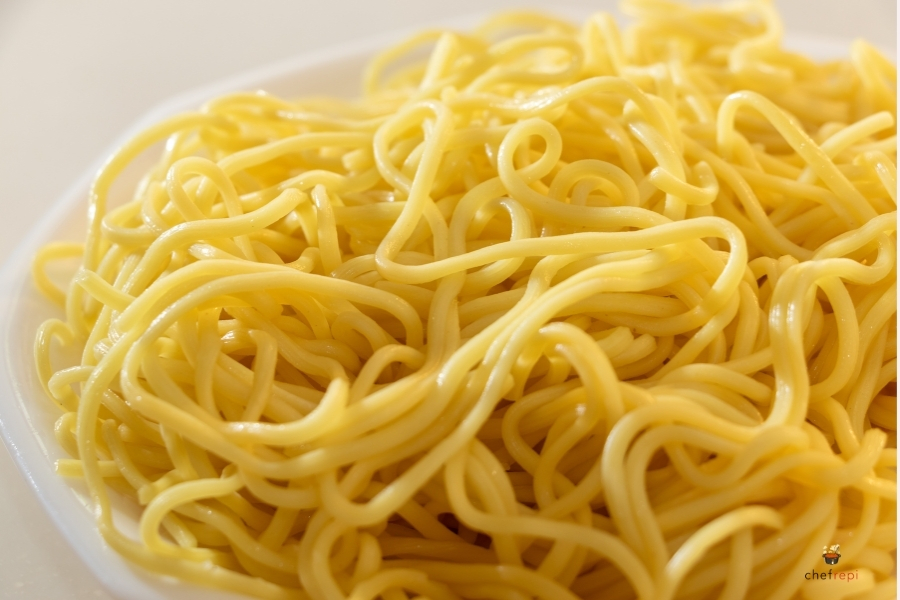 かんすいとは？中華麺に欠かせない食品添加物の正体と歴史