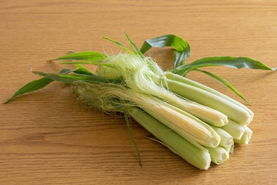 ヤングコーンとは？意外な正体と旬の味わい