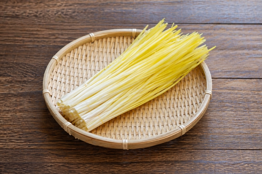 黄ニラとは？明治から続く岡山の軟白野菜
