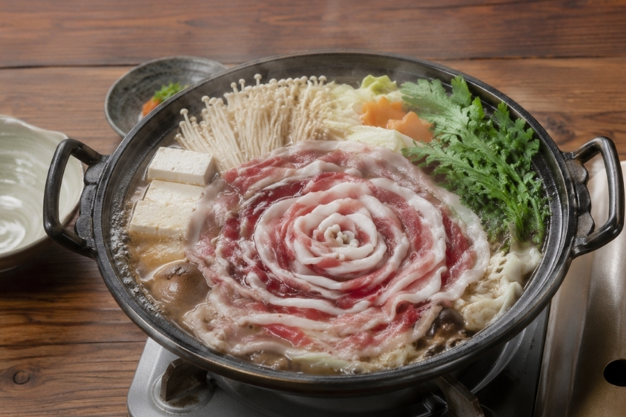 ぼたん鍋とは？猪を味わう、牡丹の花に見立てた丹波篠山の冬の味覚