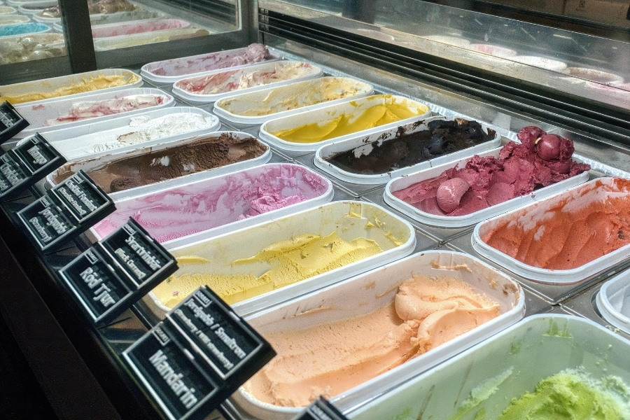 ジェラートとは？その歴史やアイスクリームとの違いを解説